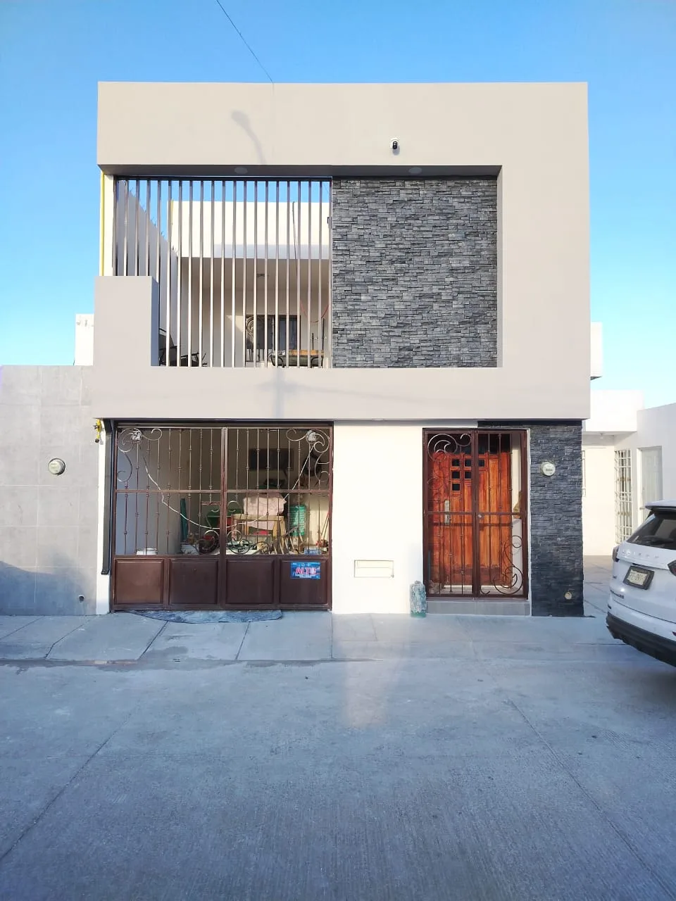 Después: Ampliación y obra gris